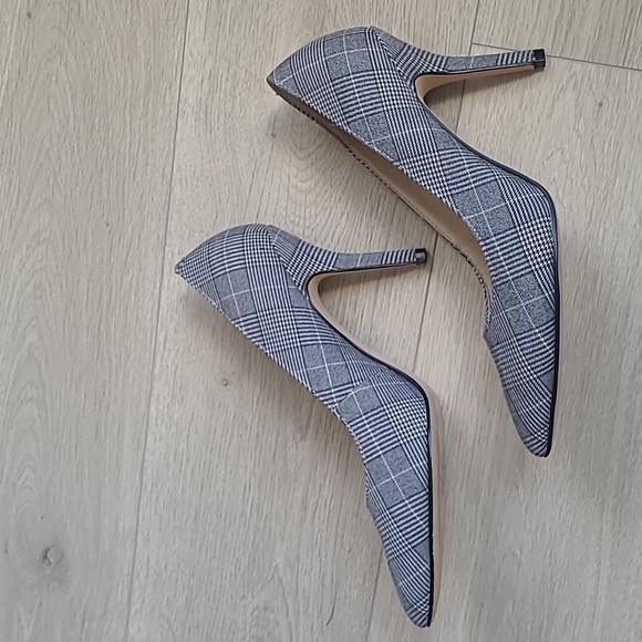 Black and White Plaid Pointed Toe Pumps - Picture 3 of 6